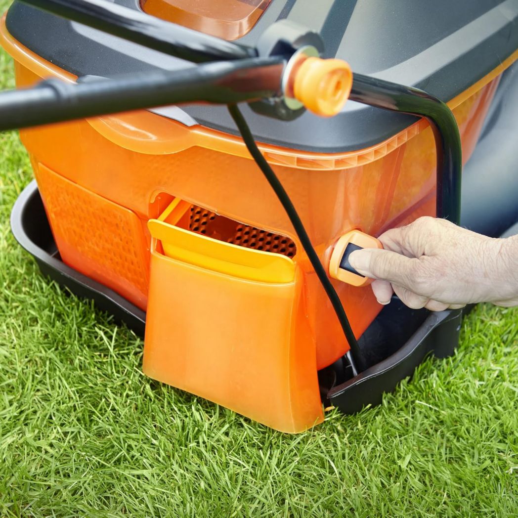 Tondeuse électrique LawnMaster 1800 W 36 cm - Bac de ramassage, hauteurs de coupe réglables, pour pelouses moyennes à grandes