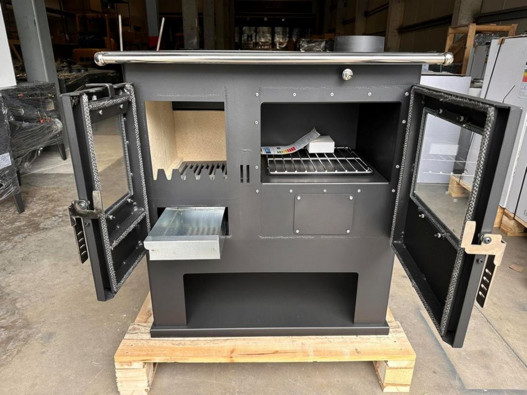 Verso Cs - Cuisinière à bois - 7,7 kW - Four de cuisine puissant au style traditionnel et à l'efficacité moderne - Noir