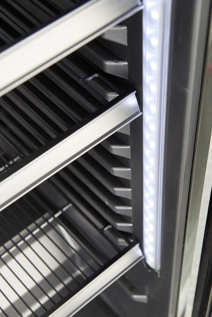 Réfrigérateur à boissons professionnel METRO GSC2360B, acier/verre, 62 x 63,6 x 175,3 cm, 347 L, avec serrure, noir