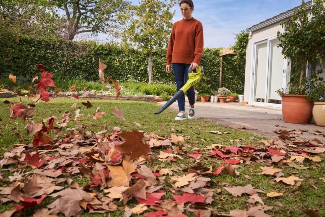 RYOBI - Souffleur aspirateur broyeur sans fil 18 volts ONE+, sans balais - 201 km/h (livré sans batterie) - OBV18