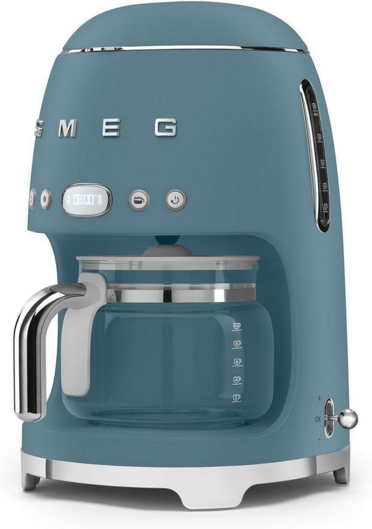 Smeg, DCF02PBEU, cafetière filtre, arôme et démarrage automatique, verseuse en verre jusqu'à 12 tasses, 2 niveaux d'intensité, maintien au chaud, 1050 W, bleu clair pastel