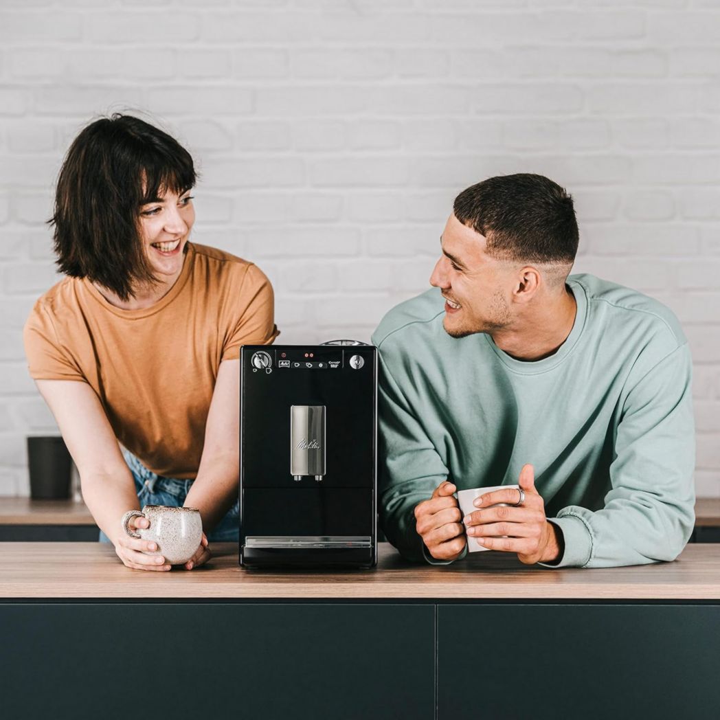 Melitta Caffeo Solo Noir Pure Black, Machine à café à grains avec broyeur et système d'extraction d'arômes, écran LED, mode 1 à 2 tasses, machine à expresso, automatique, E950-222, 1400 W