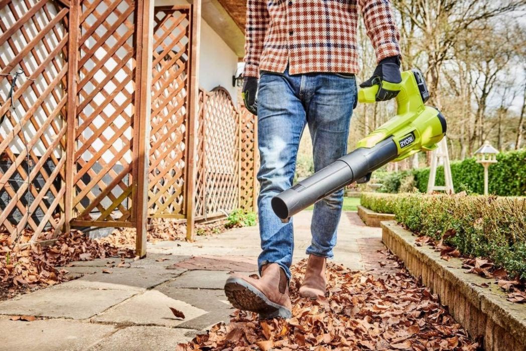 RYOBI - Souffleur aspirateur broyeur sans fil 18 volts ONE+, sans balais - 201 km/h (livré sans batterie) - OBV18