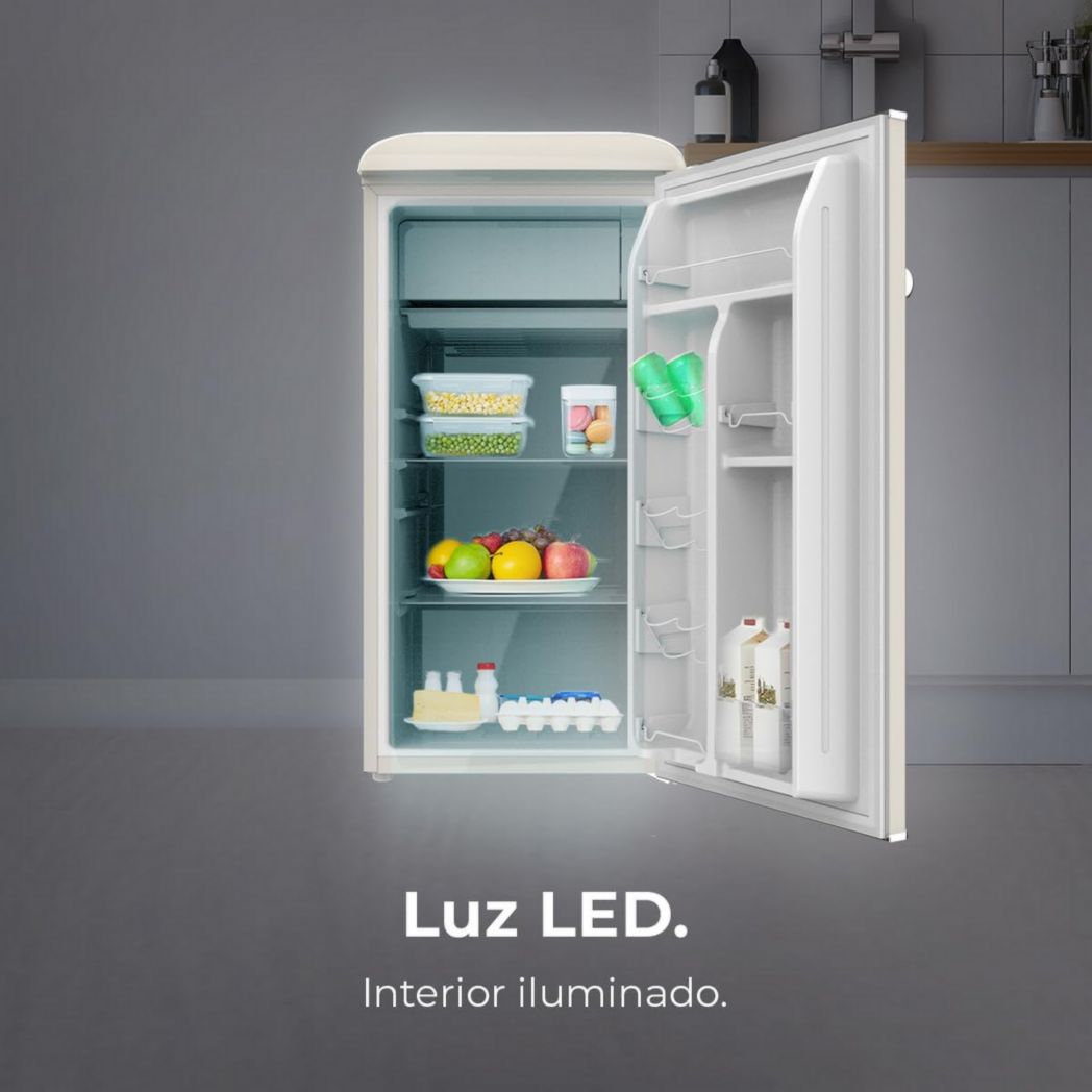 Mini-réfrigérateur Cecotec Bolero CoolMarket TT Origin 45 Rouge. Réfrigérateur de table rétro 45 L, 55 cm de haut, 44,7 cm de large, classe énergétique E, bac à glaçons et poignée chromée, rouge.