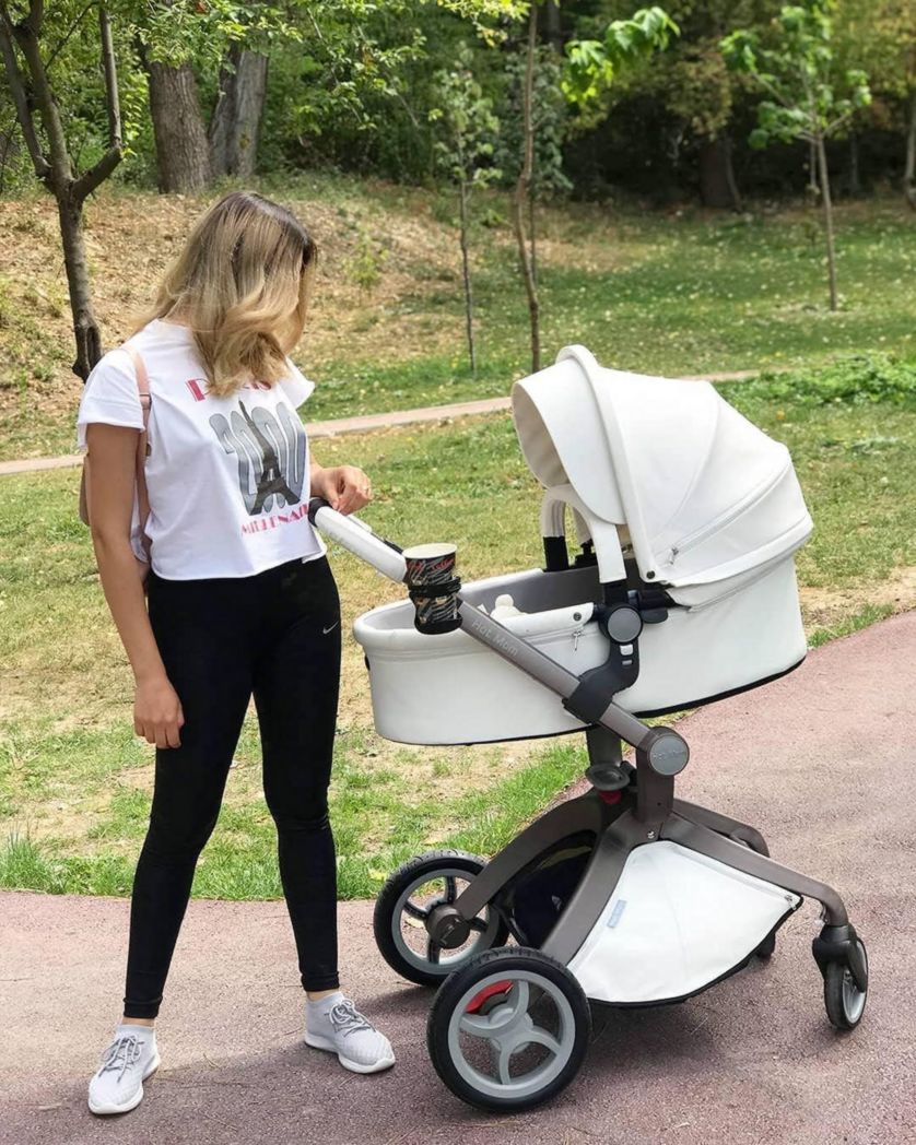 Poussette classique Hot Mom Combi 3 en 1, ensemble complet, cadre en aluminium, pneus en caoutchouc plein, protection contre la pluie et moustiquaire, modèle F22 (noir-3, avec siège auto)