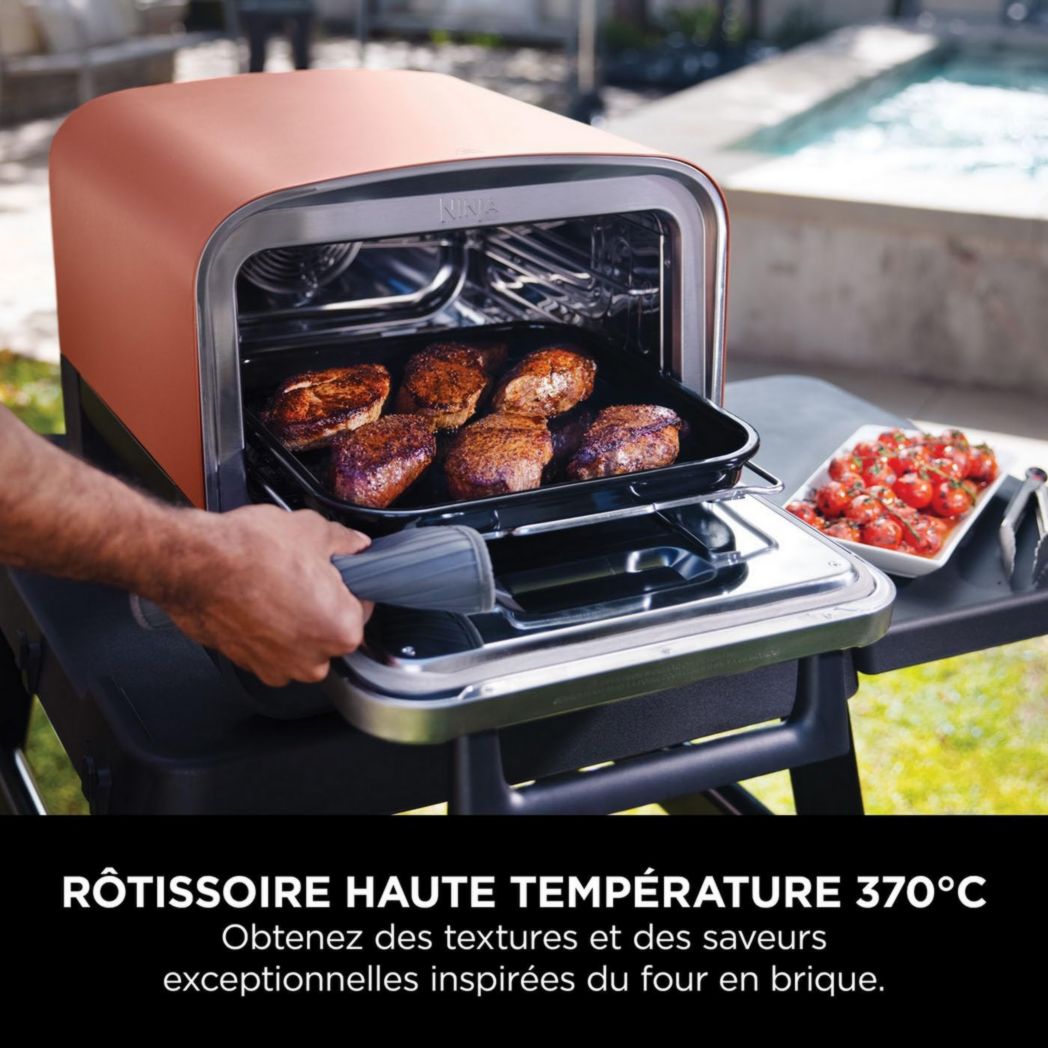 Four à pizza électrique d'extérieur Ninja Woodfire 8 en 1, rôtissoire et fumoir barbecue avec grille, plaque Pro-Heat, pierre à pizza, granulés de bois et pelle, 6 réglages, orange foncé OO101EU
