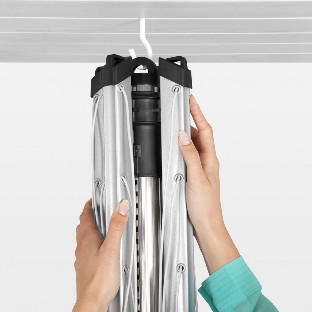 Brabantia - Séchoir à linge Lift-O-Matic - Étendoir à linge d'extérieur - Antidérapant - Résistant aux UV, 60 m - Rotation fluide - Pratique - Douille métallique à planter - Gris métallisé - 295 cm