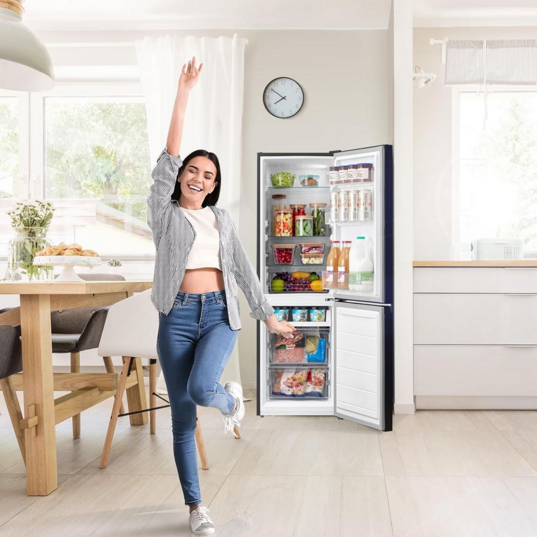 Réfrigérateur Comfee' RCB169DK2(E) avec congélateur / Hauteur 150 cm / Low Frost / Température de réfrigérateur réglable / Éclairage LED / 195 kWh/an / Réfrigérateur 115 L / Congélateur 59 L / Noir