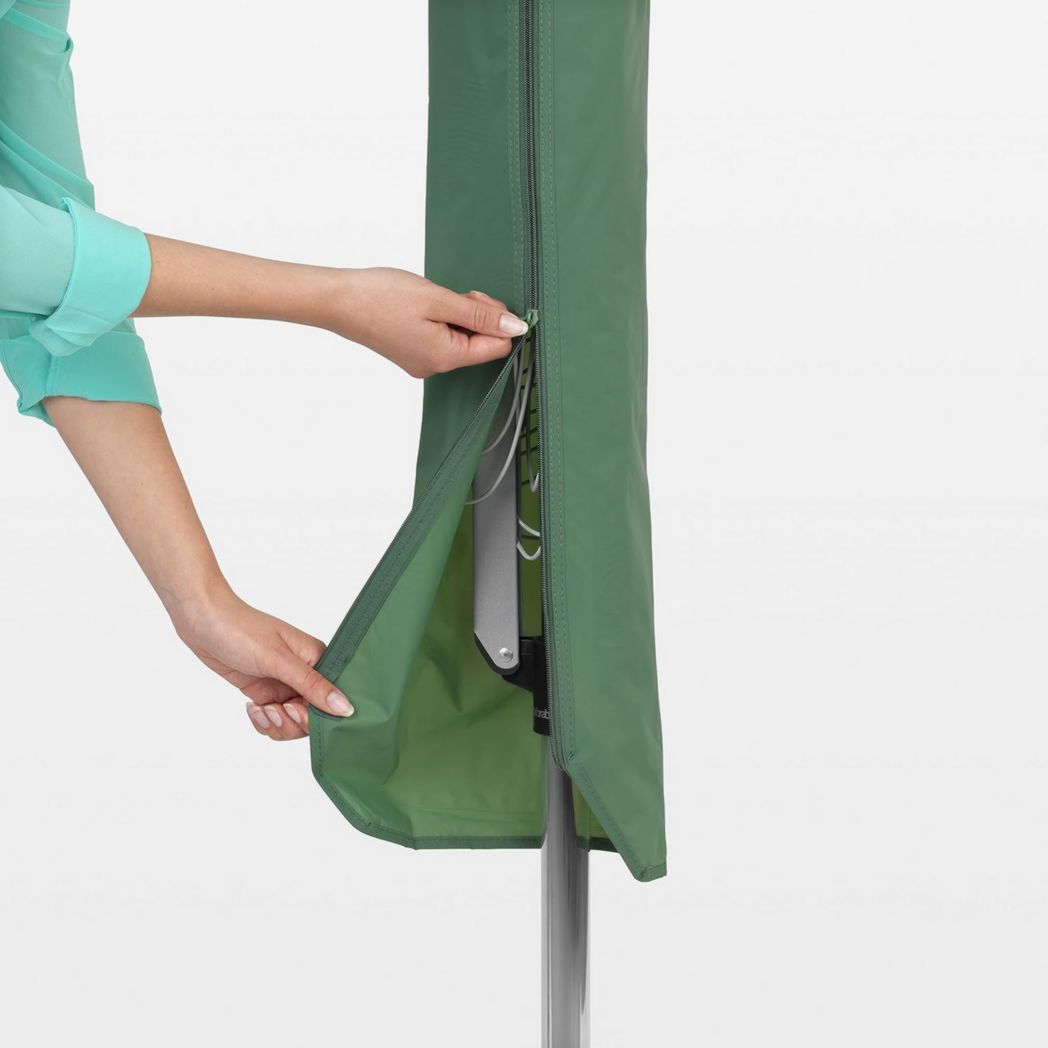 Brabantia - Séchoir à linge Lift-O-Matic - Étendoir à linge d'extérieur - Antidérapant - Résistant aux UV, 60 m - Rotation fluide - Pratique - Douille métallique à planter - Gris métallisé - 295 cm