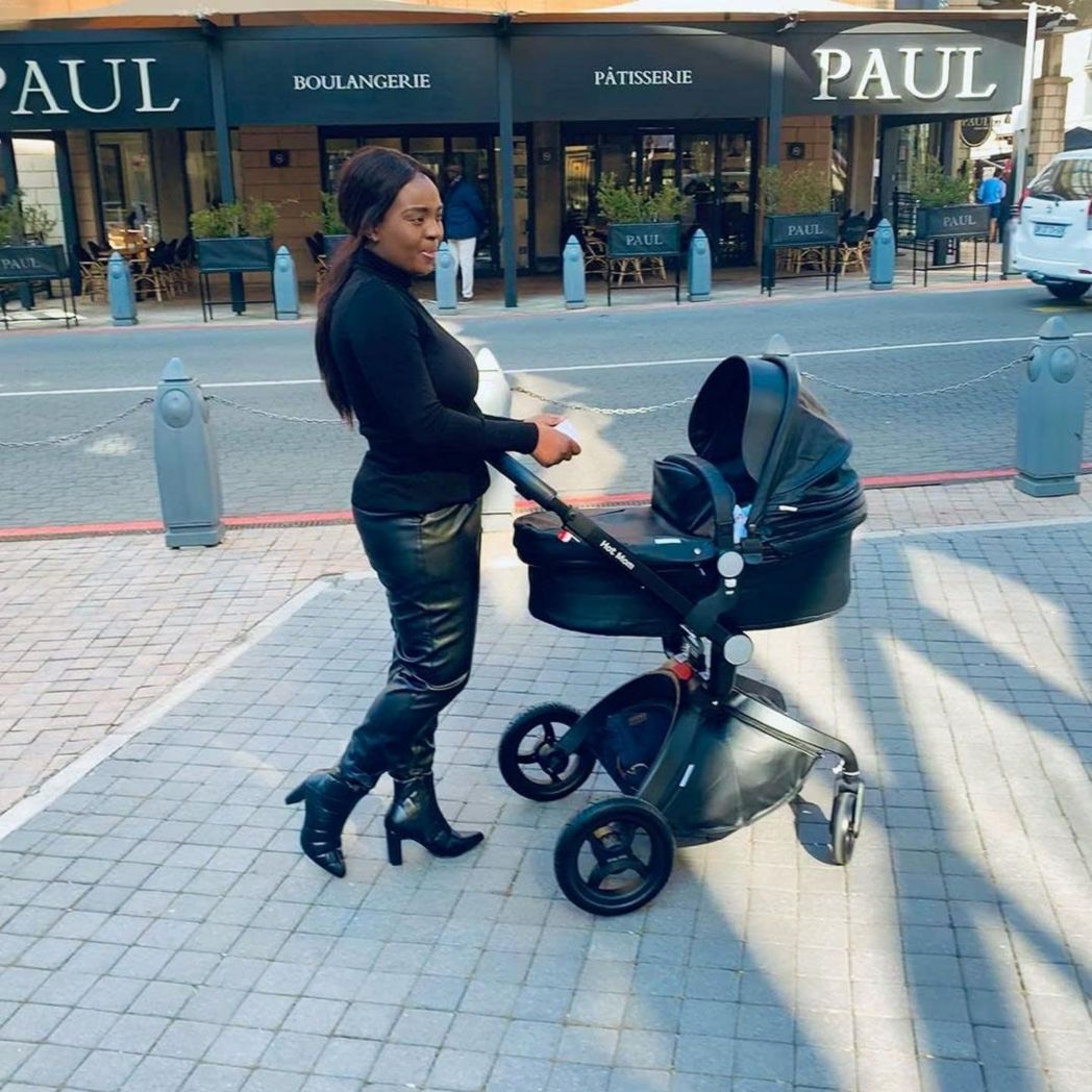 Poussette classique Hot Mom Combi 3 en 1, ensemble complet, cadre en aluminium, pneus en caoutchouc plein, protection contre la pluie et moustiquaire, modèle F22 (noir-3, avec siège auto)