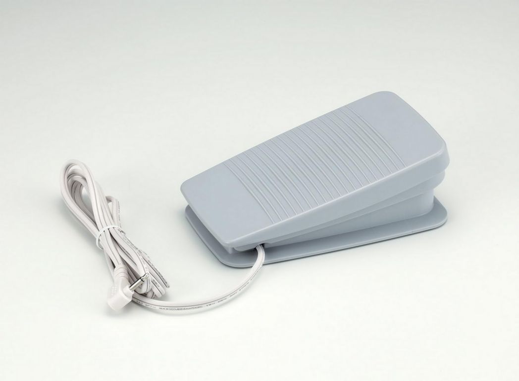 Machine à coudre électronique CS10S, blanche/rouge