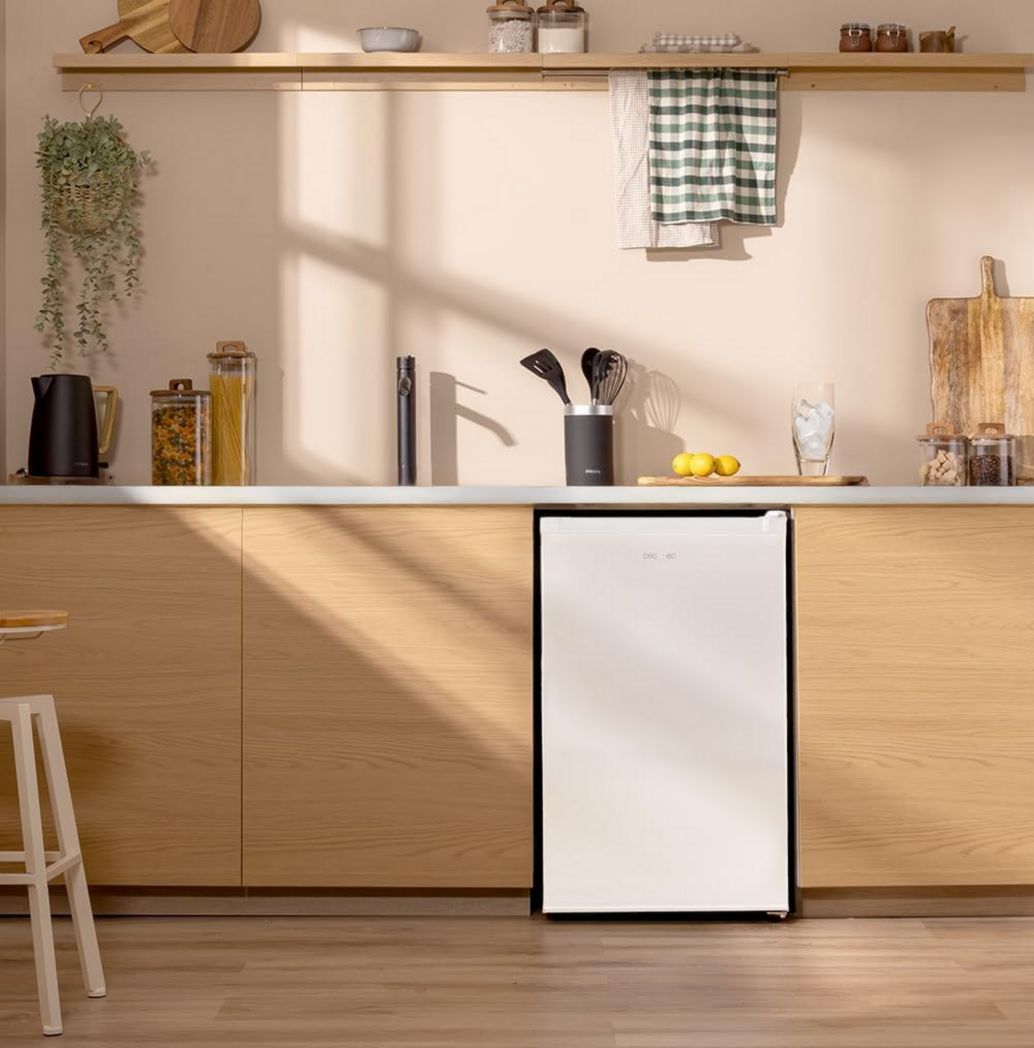 Congélateur vertical en acier inoxydable Cecotec Bolero CoolMarket TF 87 87 litres. Congélateur vertical en acier inoxydable de 83,6 cm de haut et 50,6 cm de large avec une grande capacité et une classe énergétique E.