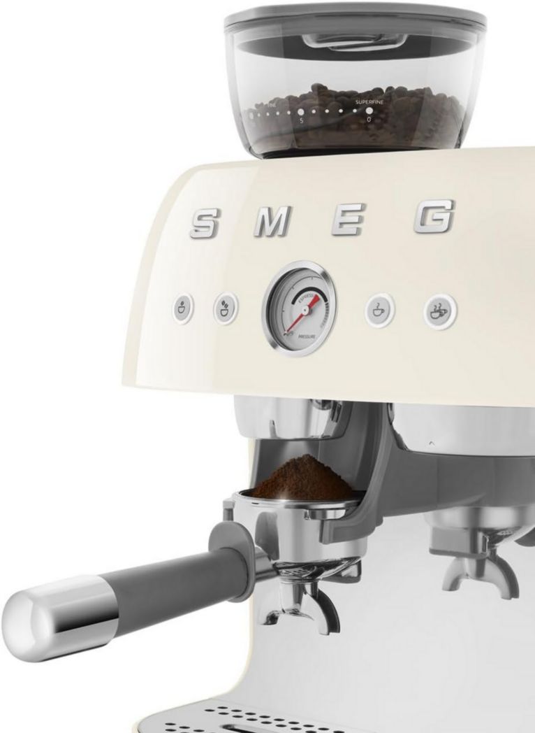 Machine à expresso manuelle Smeg EGF03CREU, avec moulin à grains intégré, thermoblock, 4 niveaux de température, buse vapeur et manomètre, réservoir 1 L, dimensions compactes, 1350 W, couleur crème