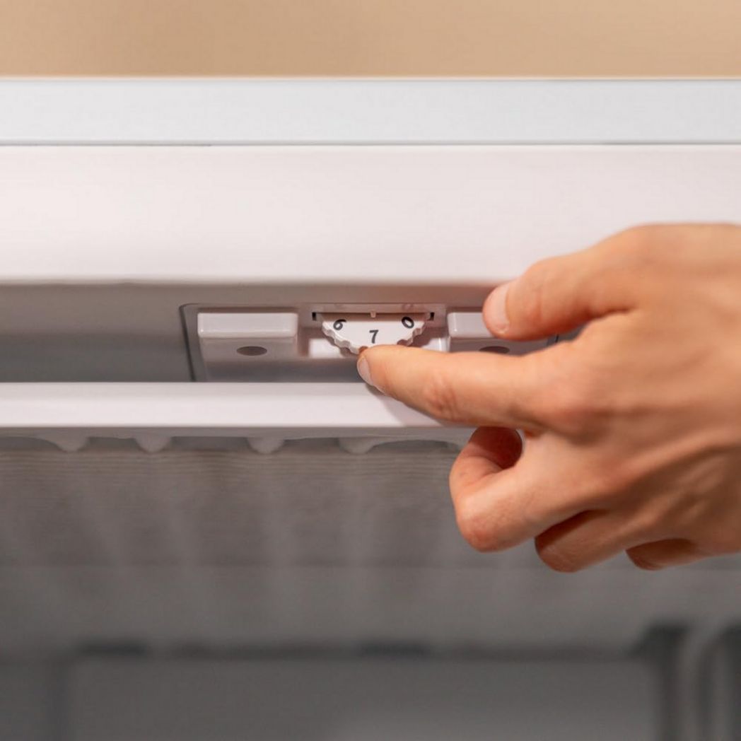 Congélateur vertical en acier inoxydable Cecotec Bolero CoolMarket TF 87 87 litres. Congélateur vertical en acier inoxydable de 83,6 cm de haut et 50,6 cm de large avec une grande capacité et une classe énergétique E.