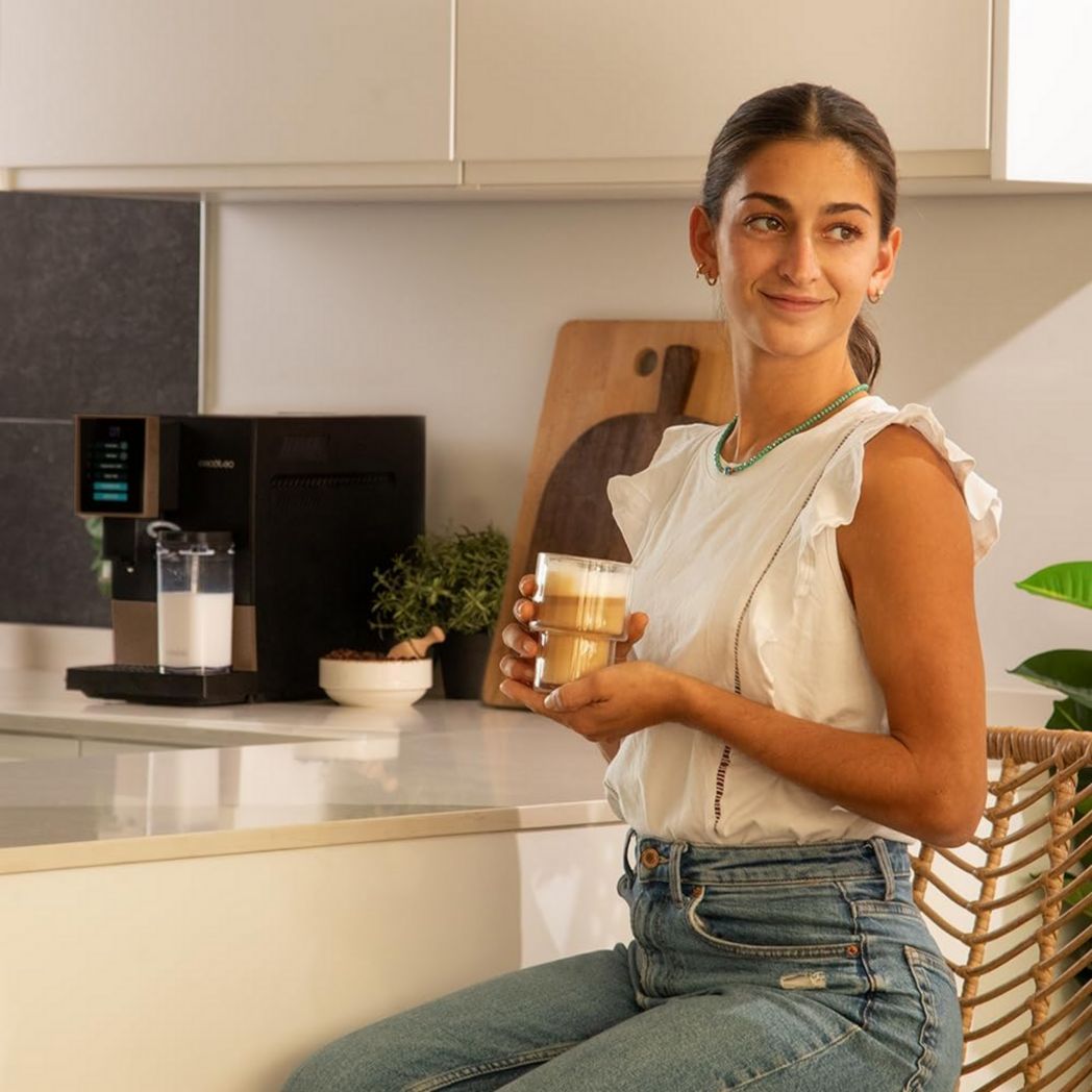 Machine à café super automatique Cecotec Cremmaet Compactccino Black Rose, 19 bars, réservoir à lait, système Thermoblock, 5 niveaux de mouture, réservoir à café de 150 g