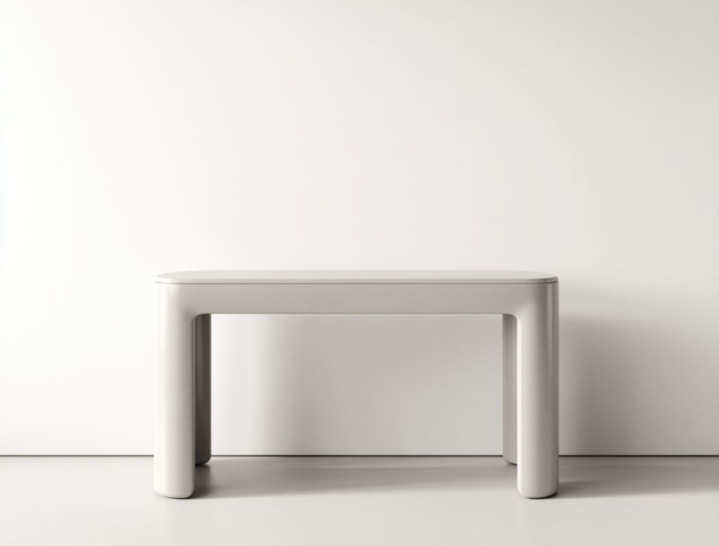 Bureau en métal gris clair, plateau rectangulaire à coins arrondis, sans tiroirs ni compartiments