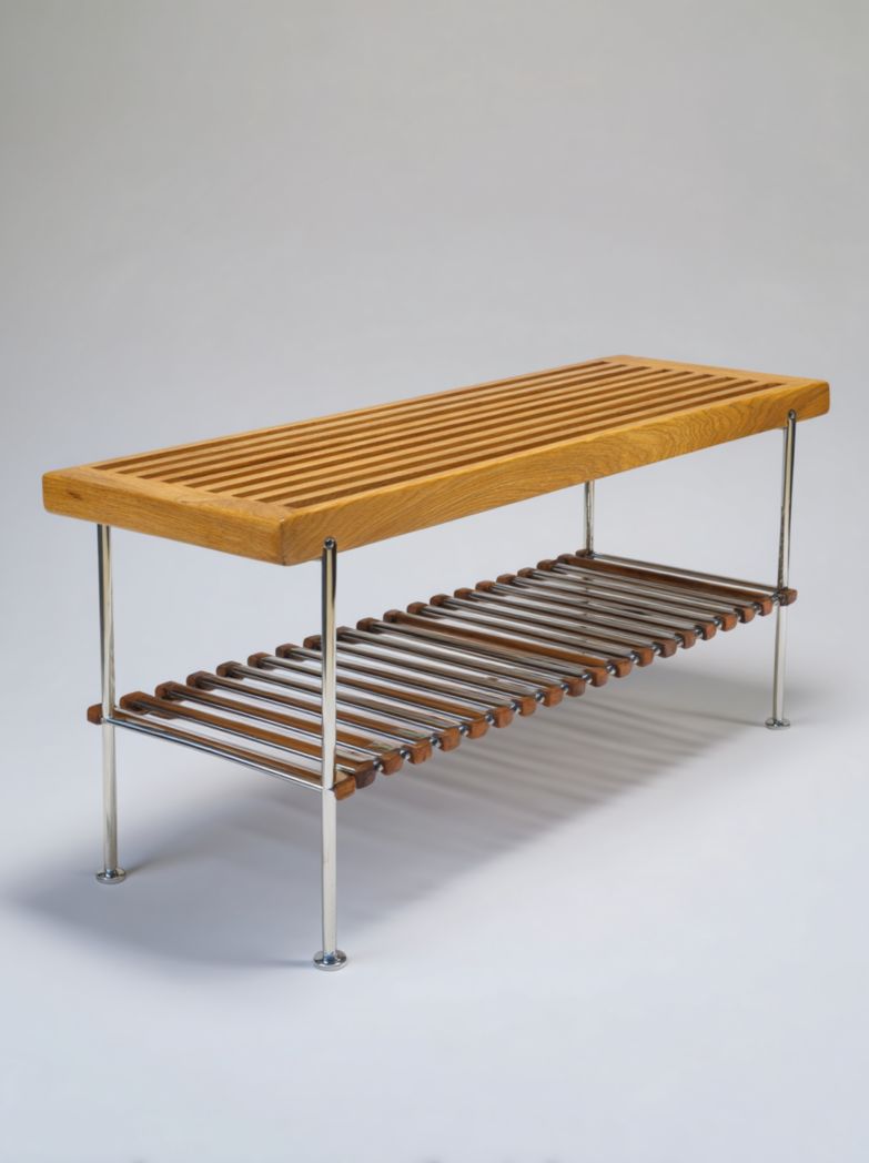 Banc rectangulaire en bois à lattes avec structure en acier inoxydable et étagère inférieure