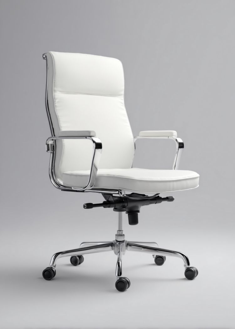 Chaise de bureau en cuir blanc, dossier rectangulaire, structure métallique et base à roulettes