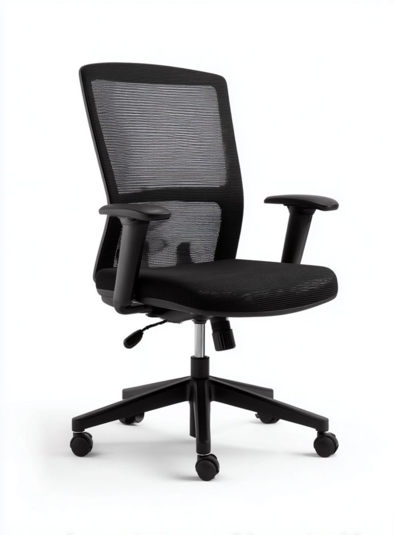 Chaise de bureau à dossier haut en maille noire, accoudoirs droits et base à cinq roulettes