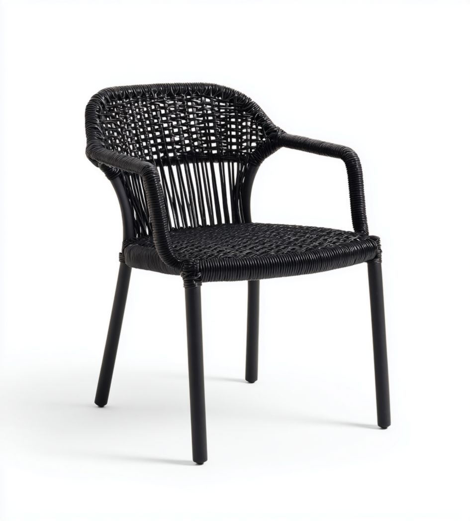 Chaise de jardin en résine tressée noire avec accoudoirs et pieds métalliques