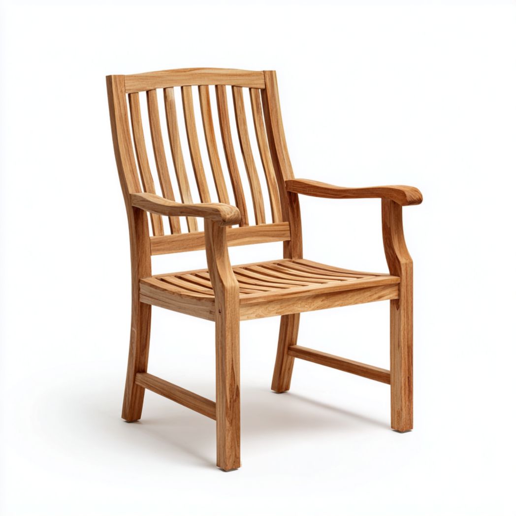 Fauteuil en bois naturel avec dossier à lattes