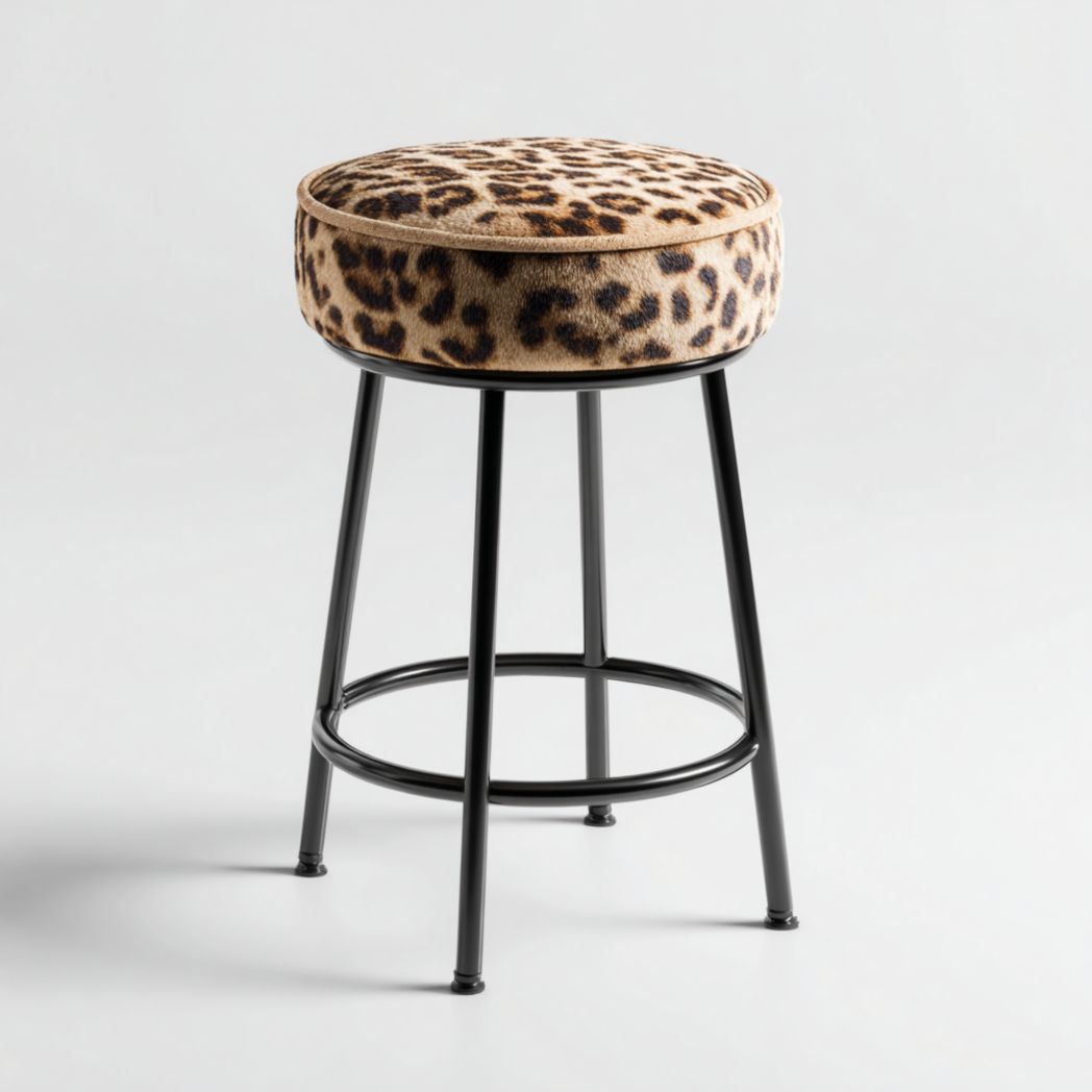 Tabouret haut avec cadre en métal noir et assise ronde motif léopard