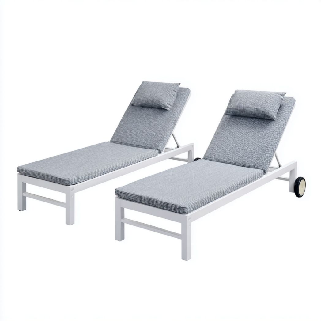 Lot de deux bains de soleil avec structure blanche et coussins gris