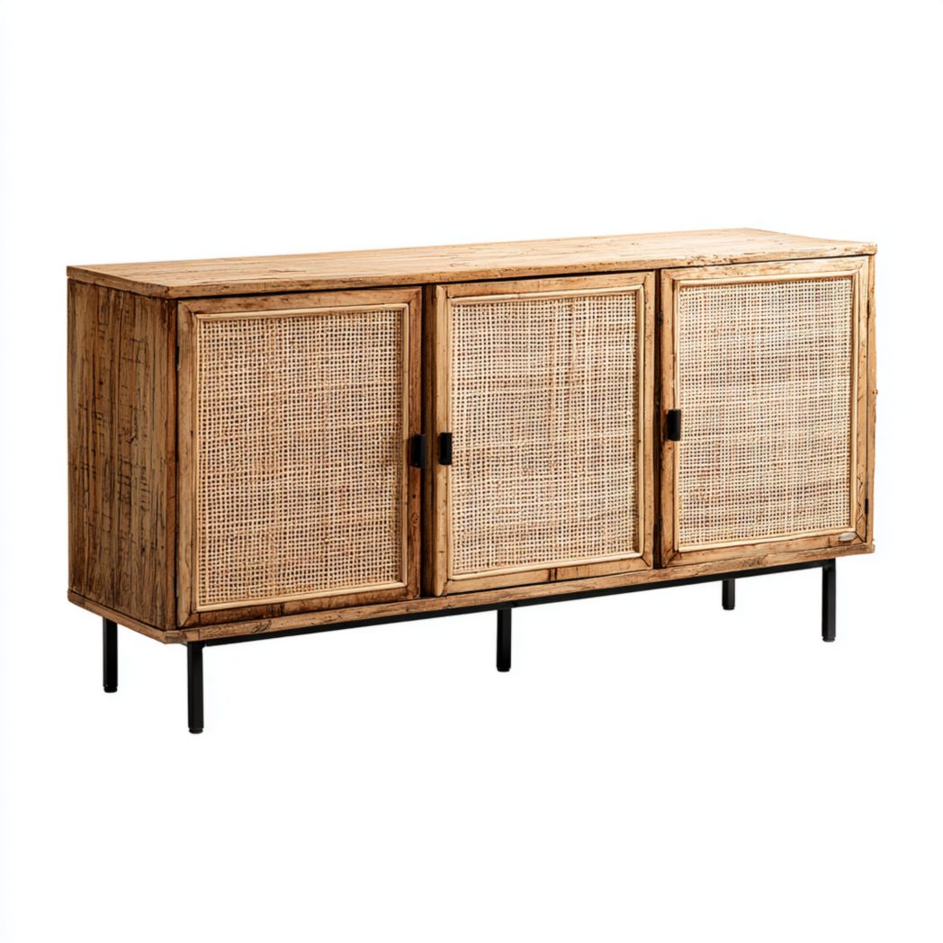 Buffet 3 portes — structure en bois naturel avec portes en rotin et pieds métalliques noirs