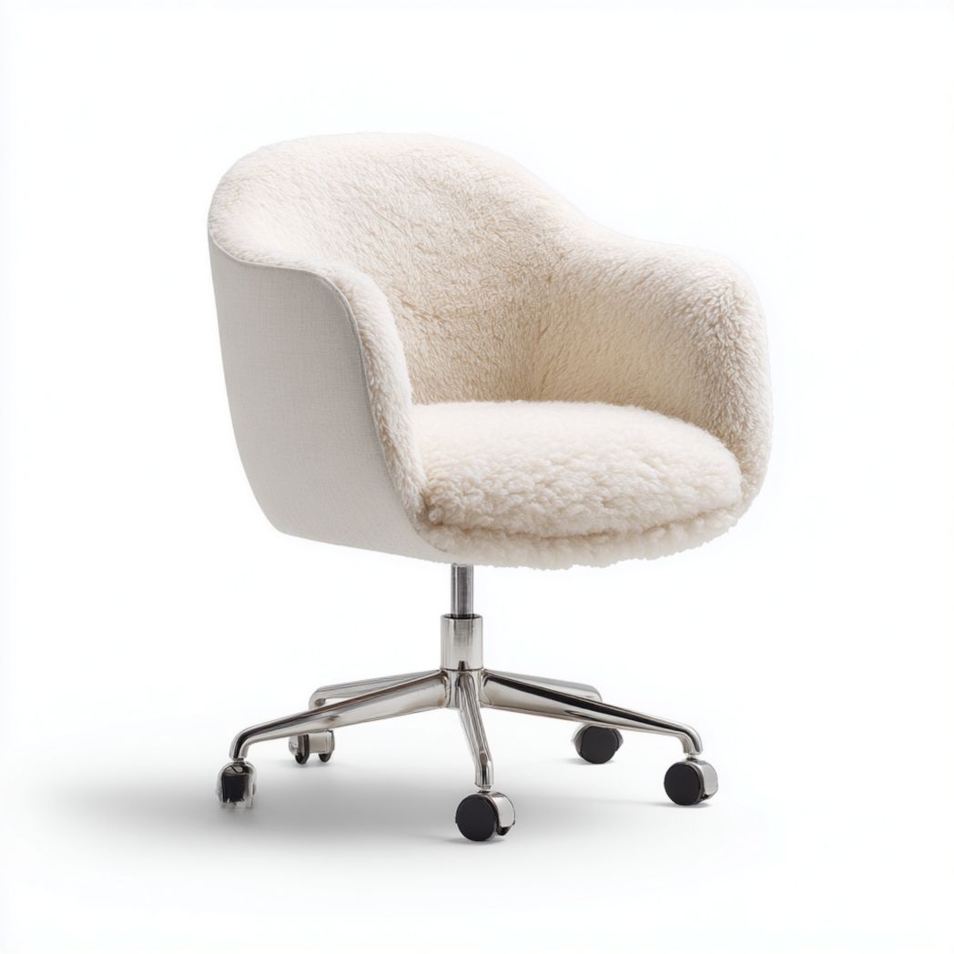 Chaise de bureau pivotante en tissu effet mouton beige et base métallique