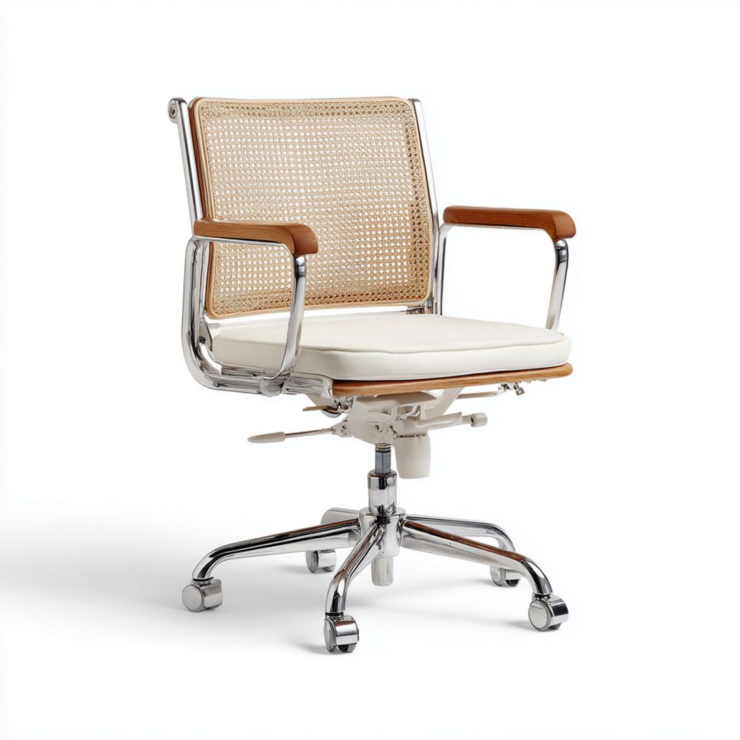 Chaise de bureau en rotin naturel avec coussin blanc et base métallique