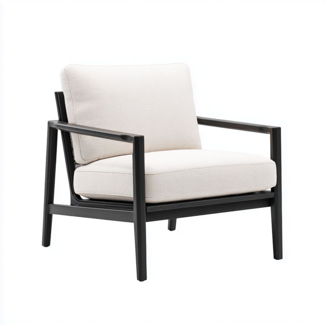 Fauteuil en tissu écru avec structure en bois noir