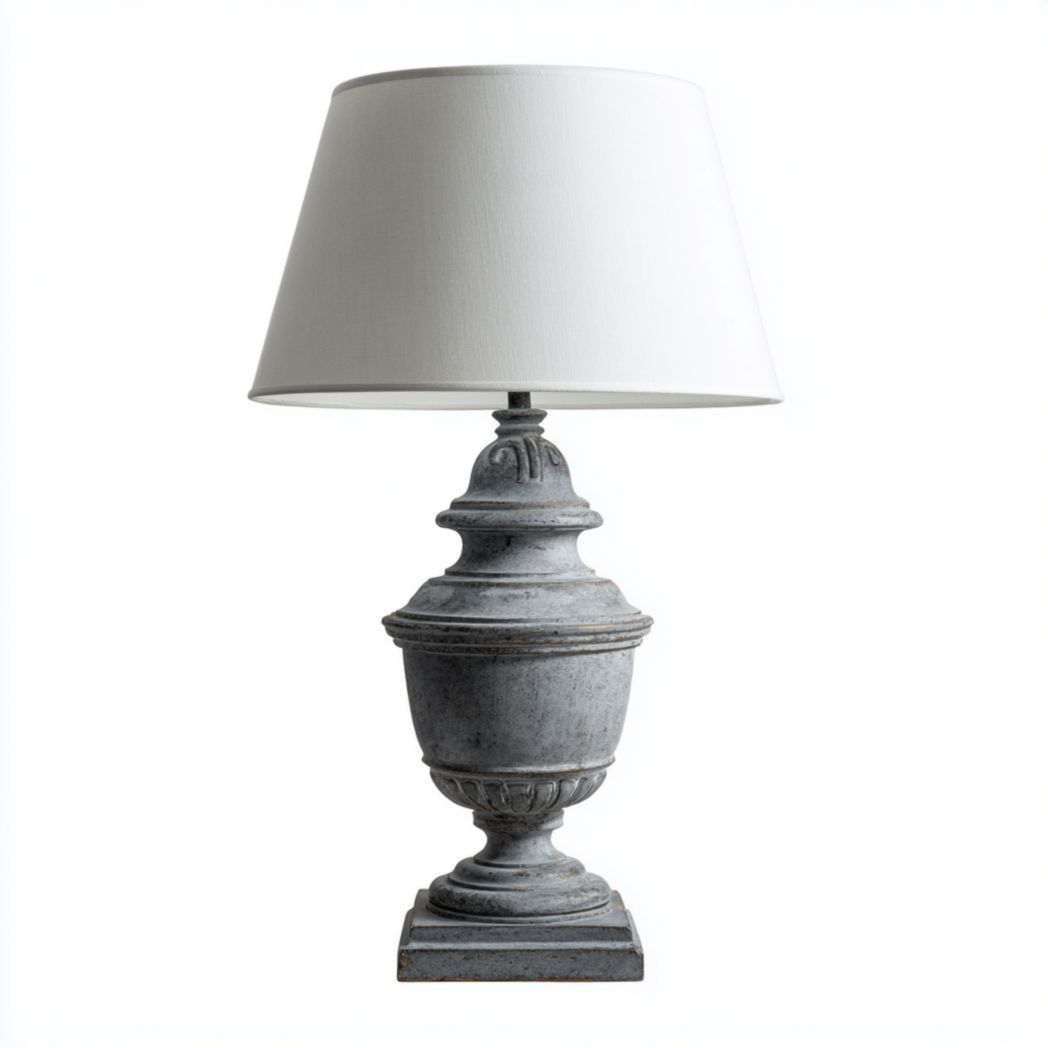 Lampe de table en résine grise avec abat-jour en tissu blanc