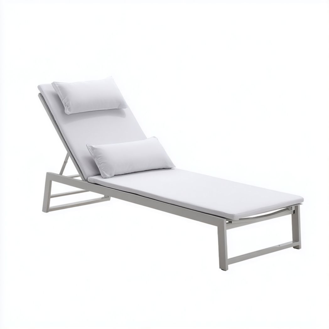 Fauteuil inclinable monobloc réglable en alliage d'aluminium avec coussins d'assise, coussins de dossier et appui-tête blancs