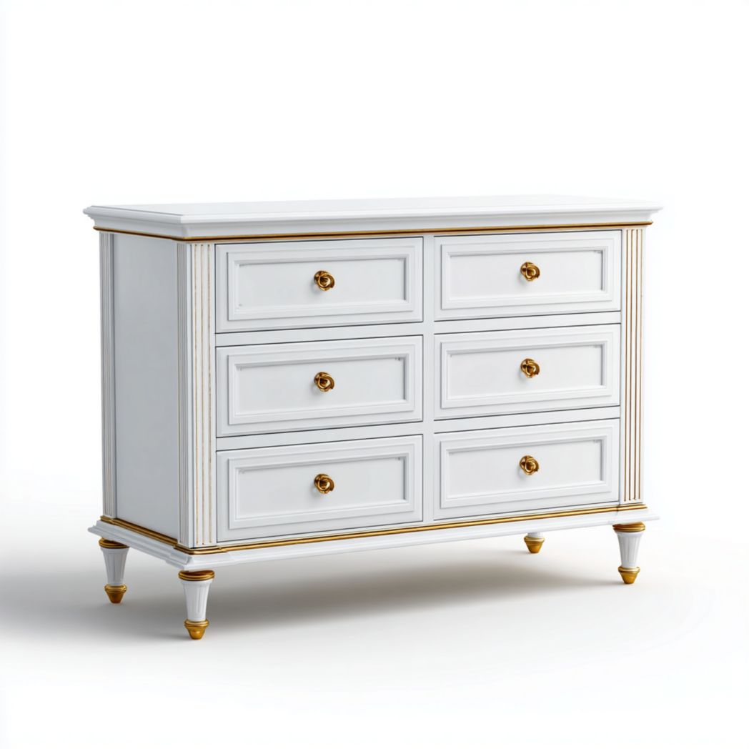 Commode à six tiroirs avec structure blanche et finitions dorées sur poignées et moulures
