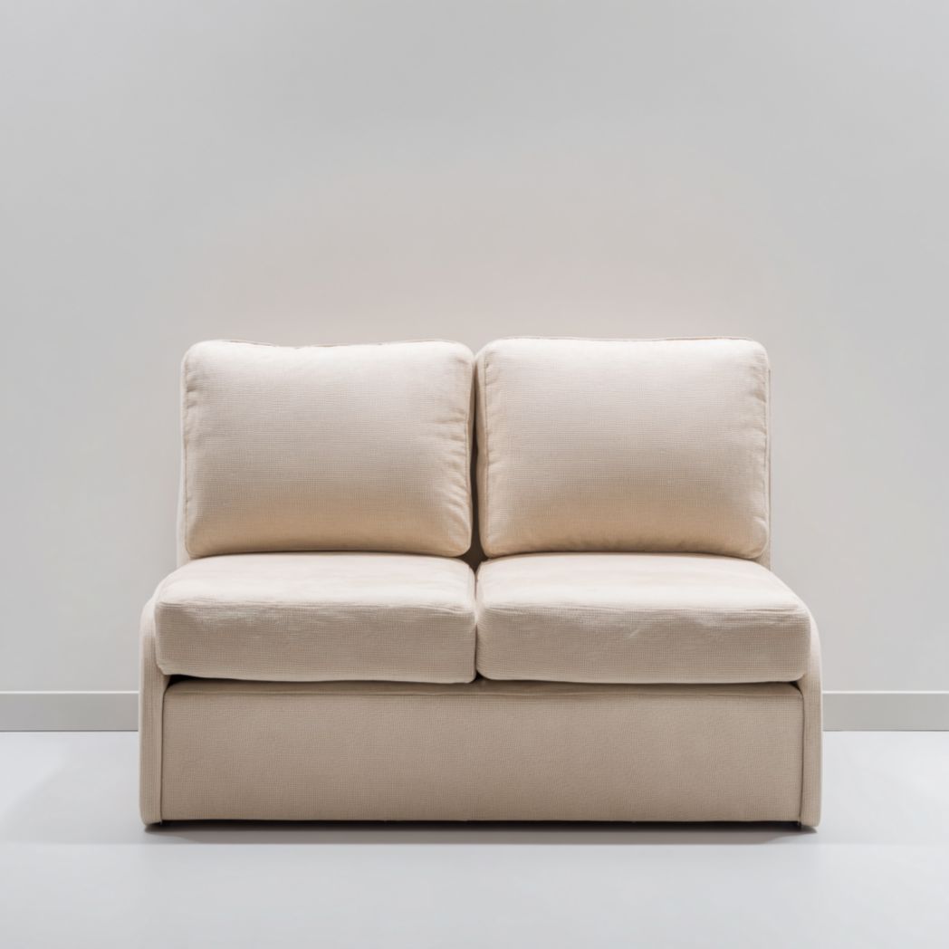 Canapé 2 places en tissu beige avec accoudoirs et pieds en métal noir