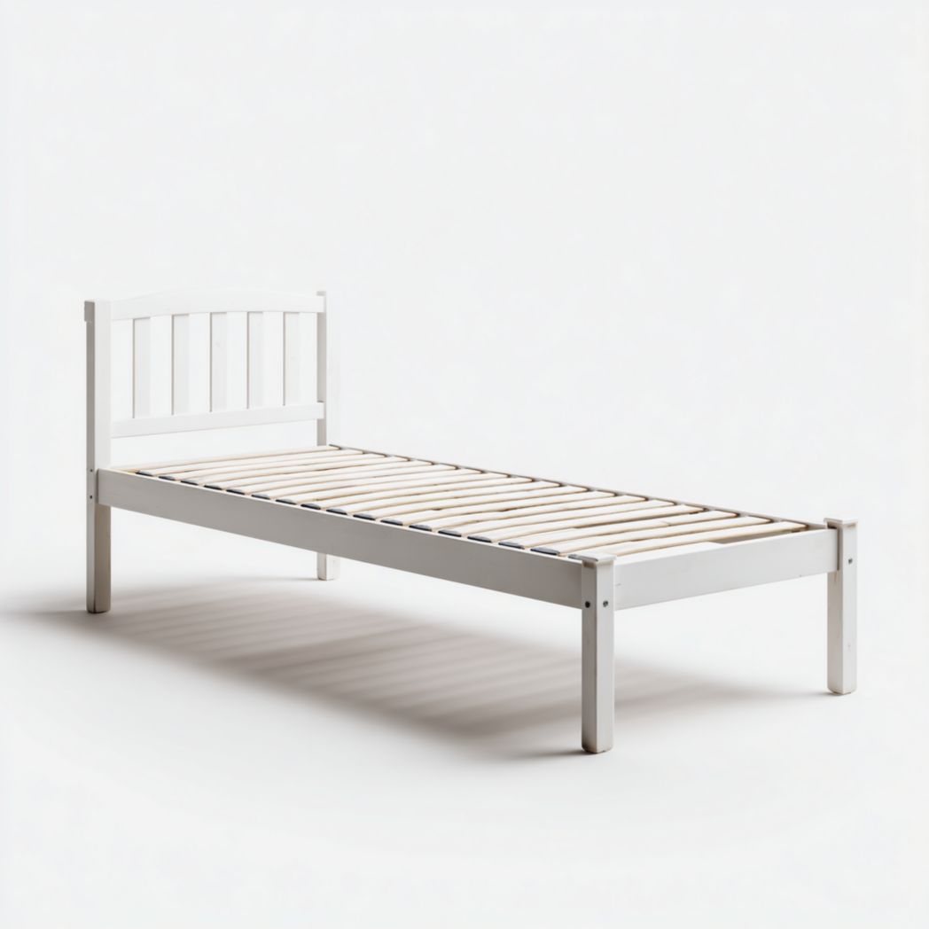 Lit simple en bois massif avec tête de lit à lattes verticales, sans matelas