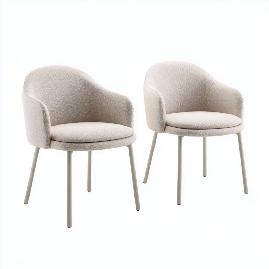 Deux chaises de salle à manger en tissu beige avec pieds en métal gris clair