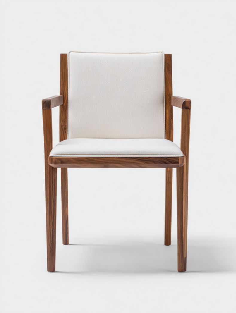 Chaise en bois massif avec accoudoirs et dossier en tissu beige