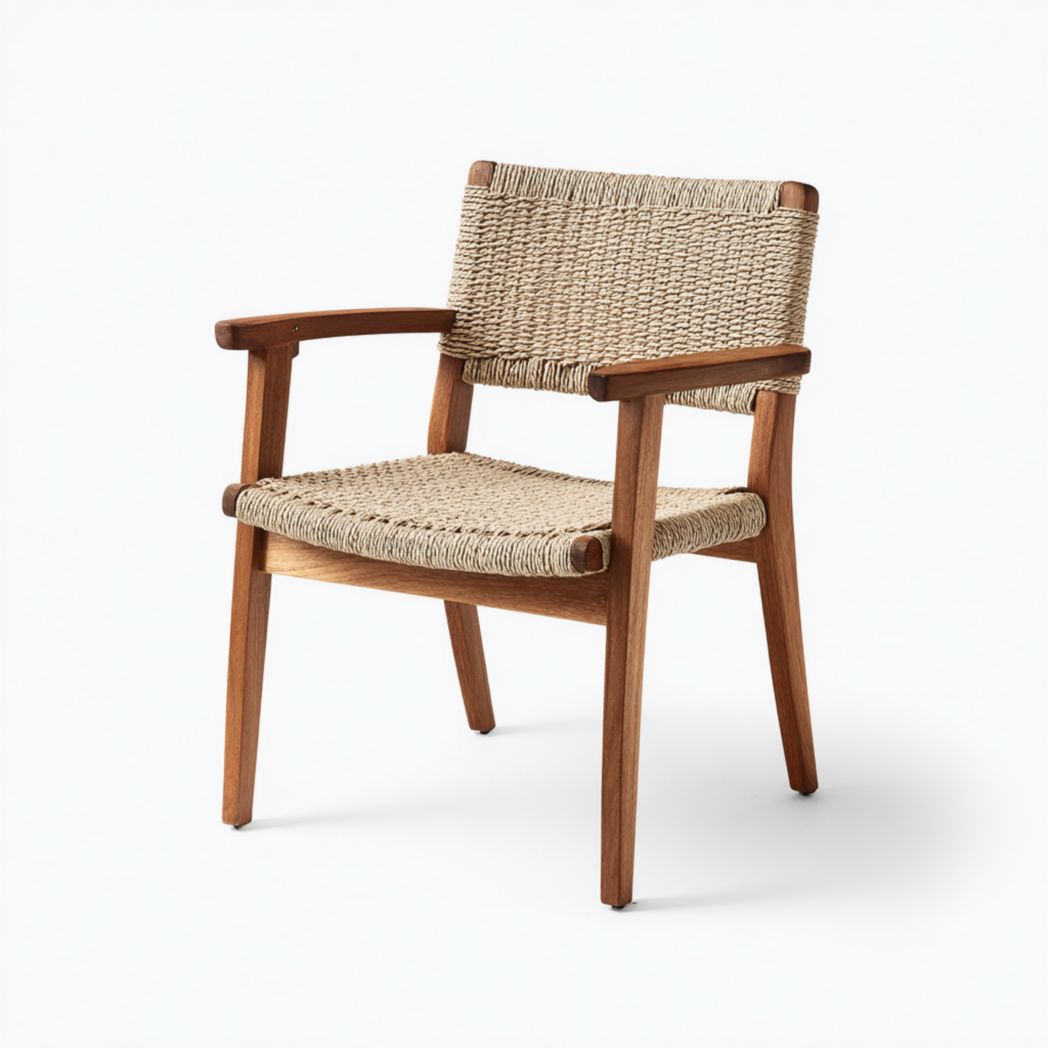 Chaise de jardin en bois clair et rotin tressé