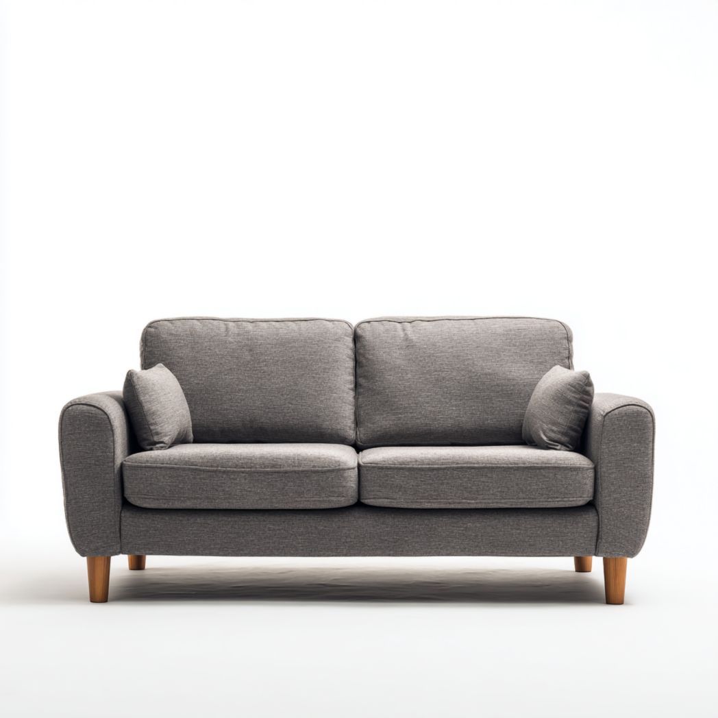 Canapé deux places en tissu gris avec deux coussins rectangulaires et pieds marron clair