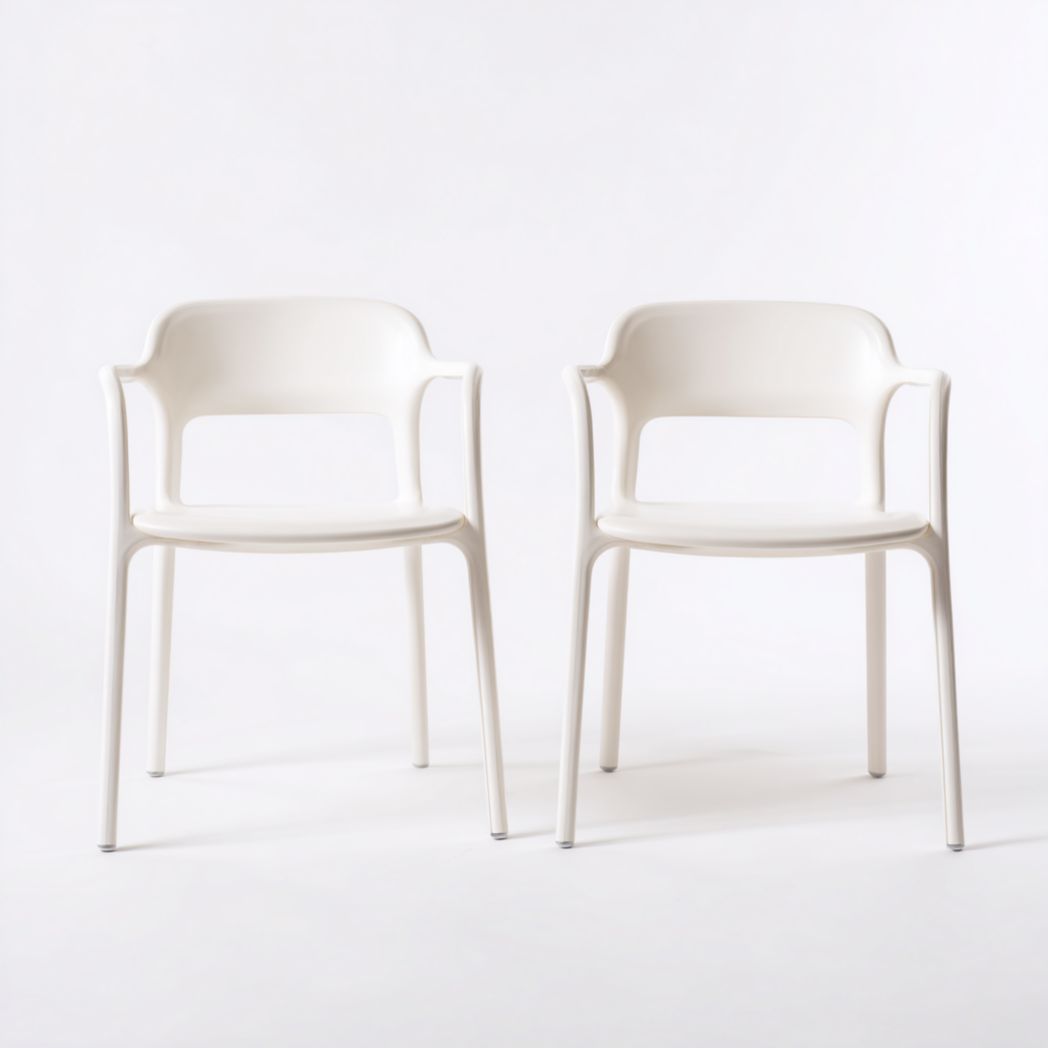 Lot de 2 fauteuils de jardin en plastique blanc