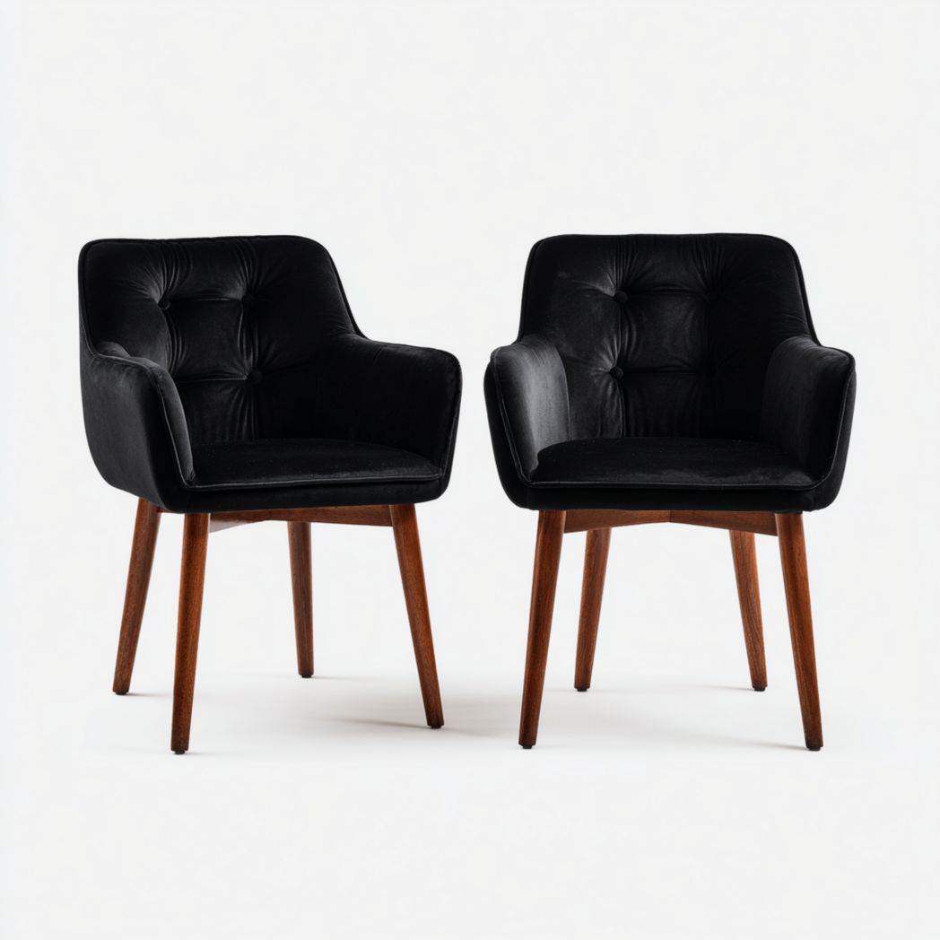 Lot de deux chaises de salle à manger en velours noir avec pieds en bois brun foncé