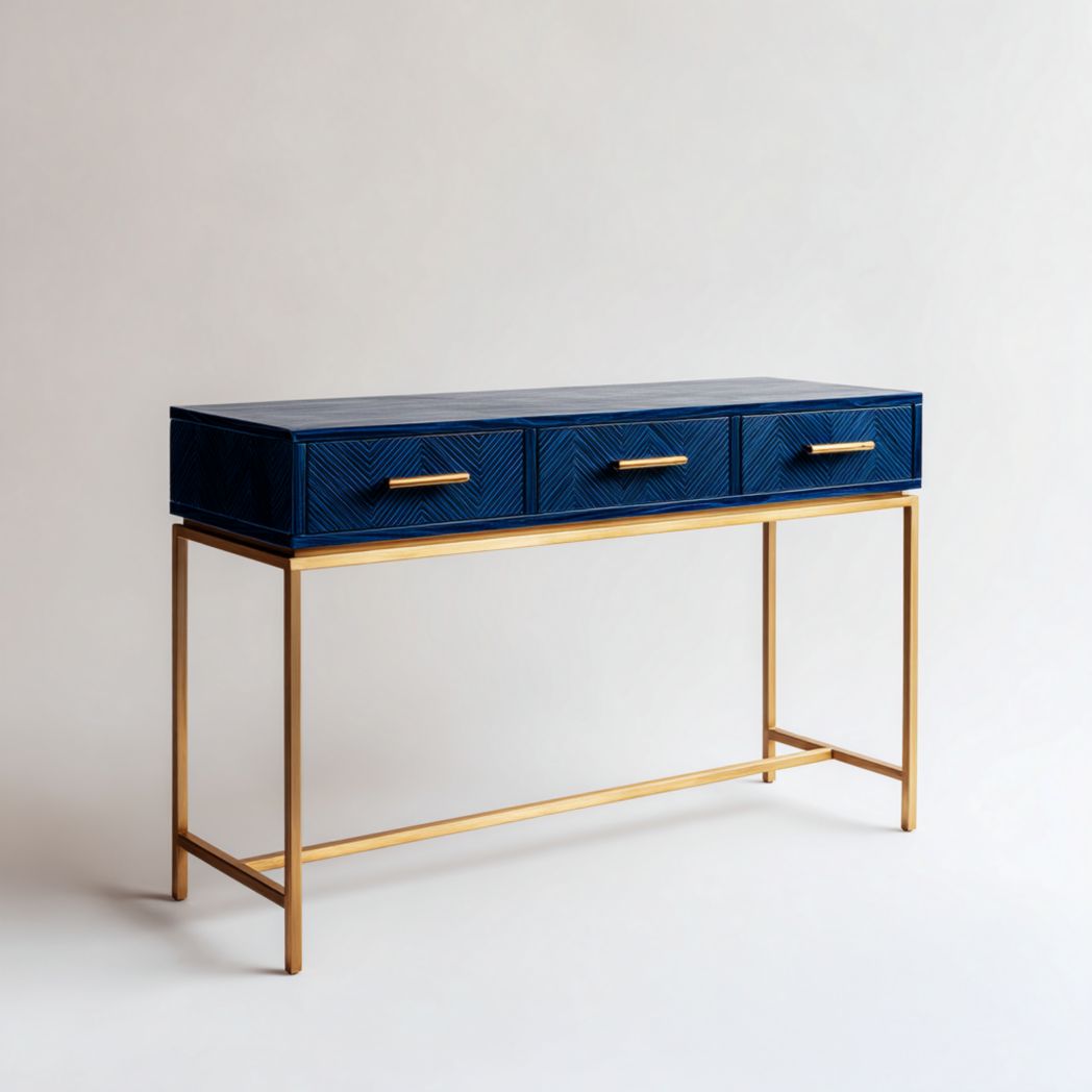 Console bleue avec trois tiroirs et structure métallique dorée