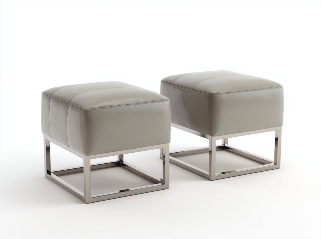 Lot de 2 tabourets carrés similicuir beige clair grisé avec base en métal chromé argenté