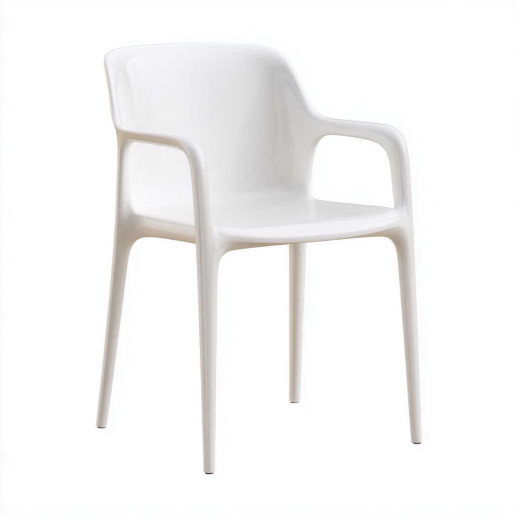 Chaise en plastique blanche avec dossier et accoudoirs intégrés