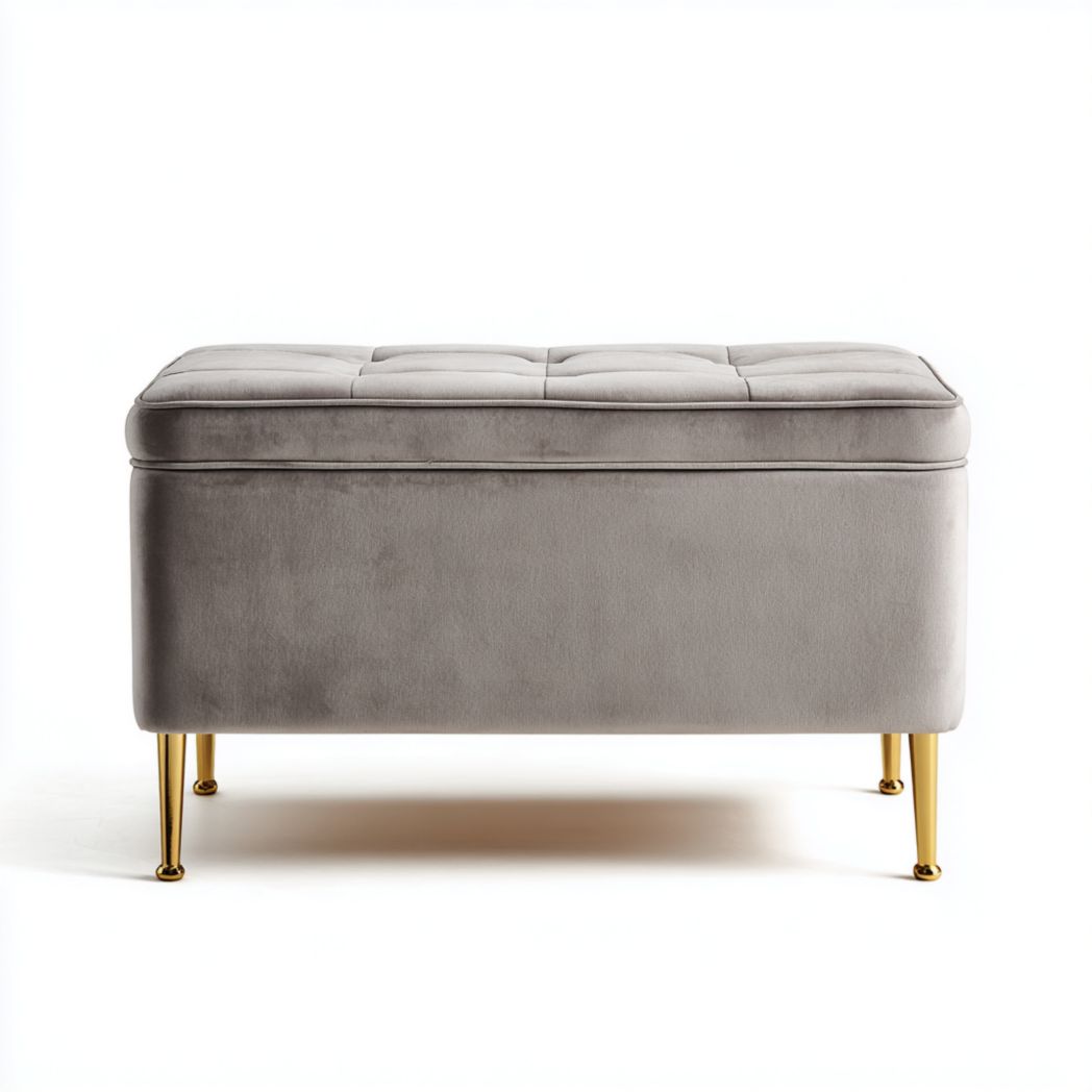 Banquette de rangement en velours gris clair avec pieds en métal doré