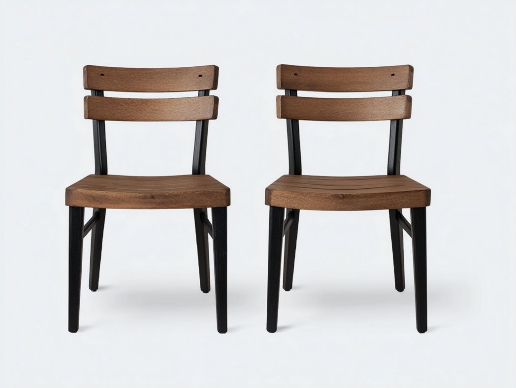 Lot de 2 chaises à dossier en bois marron et pieds en métal noir