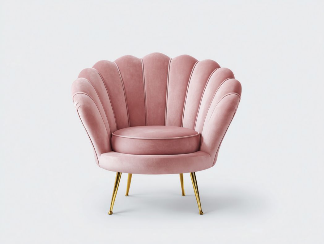 Fauteuil en velours rose en forme de coquille avec pieds en métal doré