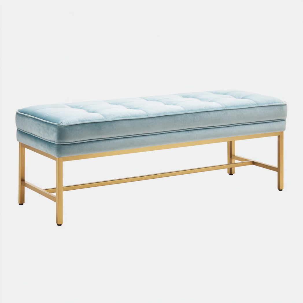Banc en tissu bleu clair avec piètement en métal doré