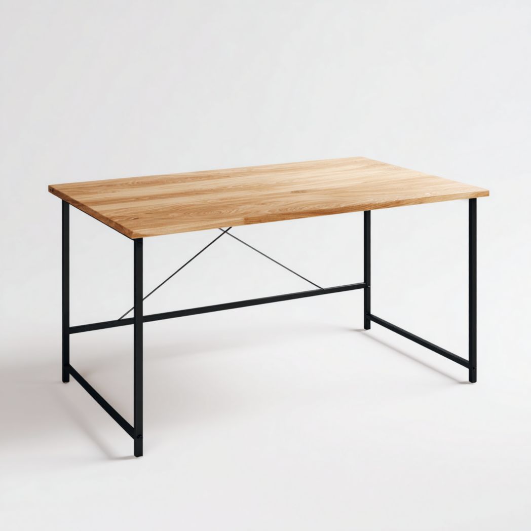 Bureau minimaliste en bois naturel avec structure en métal noir